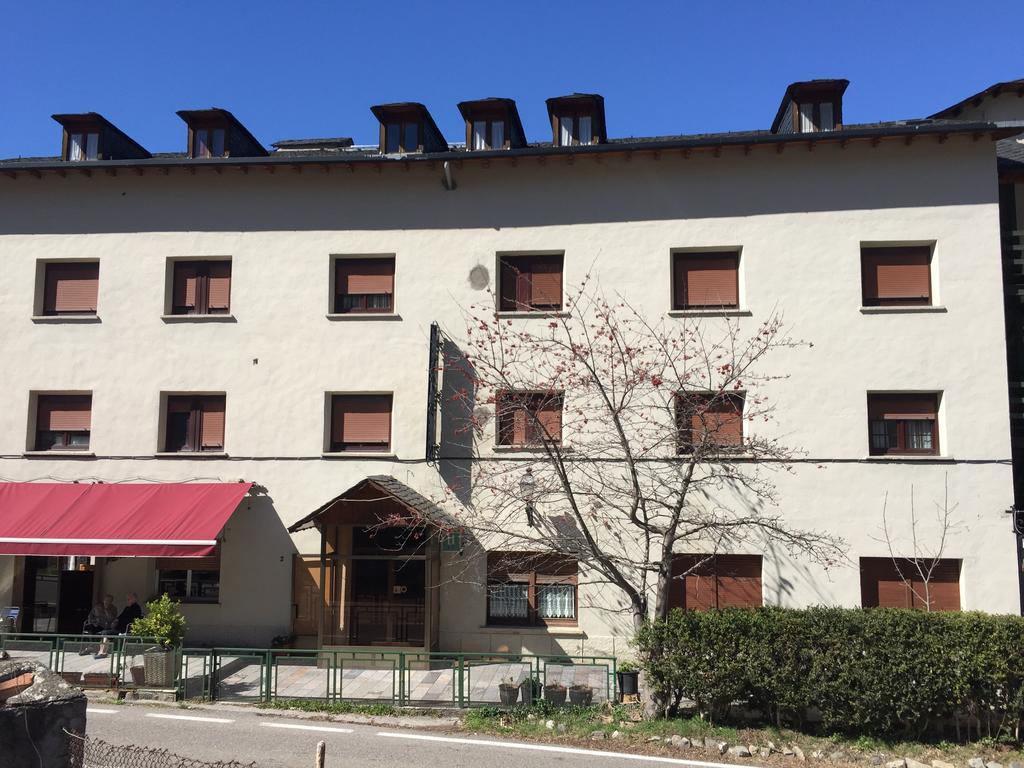 Hostal Fondevila Бой Экстерьер фото
